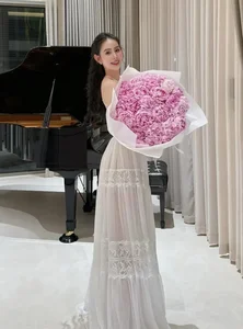 True Elegance: How Natural Charisma Elevates Budget Fashion to Luxury Heights - image 4