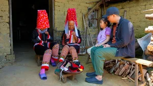 A Father and Daughter’s Journey: Finding Connection Across Thousands of Miles with Nấm - image 4