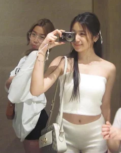 Charming Beauty at 13: A Look at Luu Huong Giang's Daughter - image 7