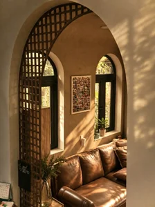 Emerald’s House: A Tropical Oasis Blending Greenery and Timeless Architecture - image 8