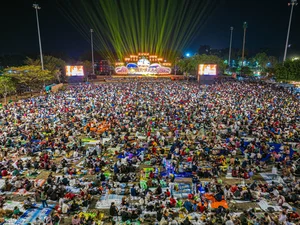 Ba Den Mountain Spring Festival: Thousands Gather for Spiritual Celebrations - image 2