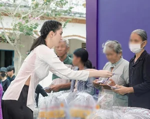Ngoc Trinh Wins Hearts with Humble Charity Work in Her Hometown - image 9