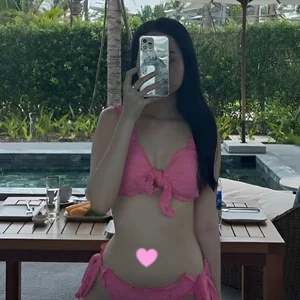 Actress Truc Anh Stuns Fans with Refreshing New Pink Bikini Photoshoot - image 1