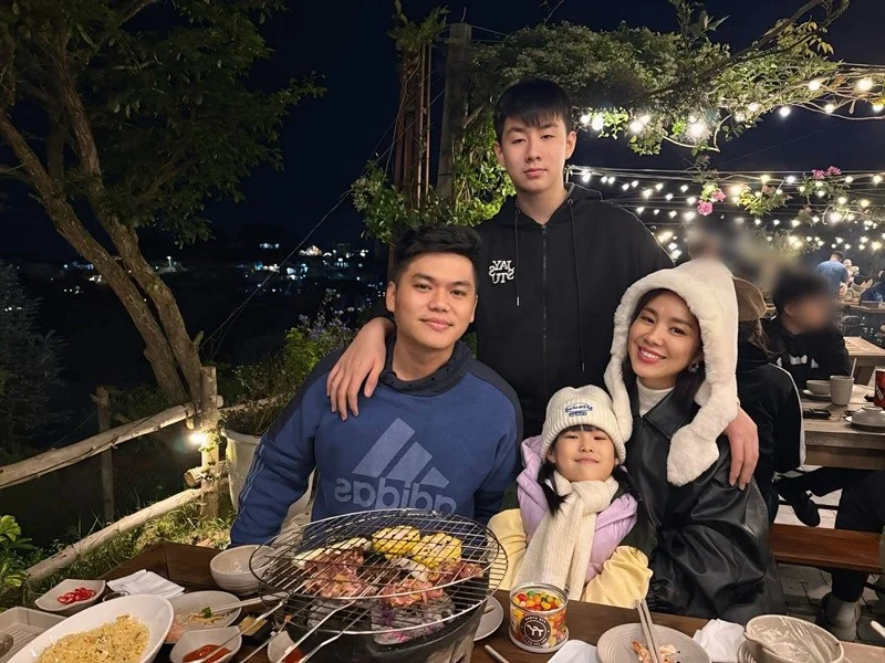 Heartwarming Moment: Le Phuong's Son Cooks to Celebrate Her Success