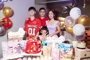 Heartwarming Moment: Le Phuong's Son Cooks to Celebrate Her Success - image 1