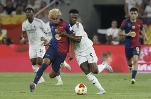 Barcelona Clinches Copa del Rey in Thrilling 120-Minute Final - image 7