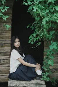 YiTuYu Art Language Vol.9952: Ai He Zhen Zhu Niu Nai Photo Collection - image 1
