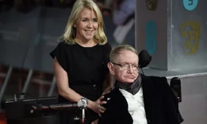 Stephen Hawking and the Mind-Bending Reality of Time Travel and Time Machines - image 4