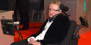 Stephen Hawking and the Mind-Bending Reality of Time Travel and Time Machines - image 2