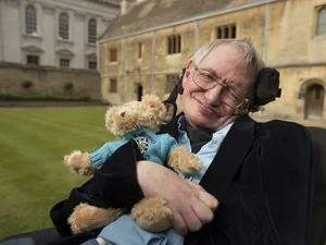 Stephen Hawking and the Mind-Bending Reality of Time Travel and Time Machines - image 7
