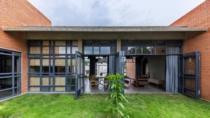Beat the Heat: Stunning Tropical House Design in Bustling Saigon - image 12