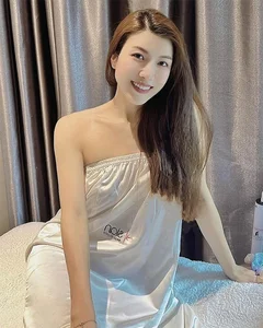 Trang Phap Shines with Glamorous and Youthful Style Post Breakup - image 1