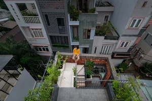 Modern Vietnamese House Designs: Beautiful Townhouses and Dream Villas - image 41