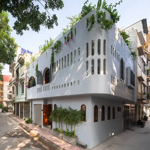 Modern Vietnamese House Designs: Beautiful Townhouses and Dream Villas - image 11