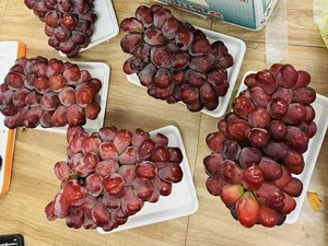 4 Trending Chinese Grape Varieties Dominating the Vietnamese Market - image 2