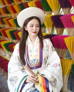 Stunning Nhat Binh Traditional Vietnamese Attire Worn by Tan Hiep Hung Heiress - image 1