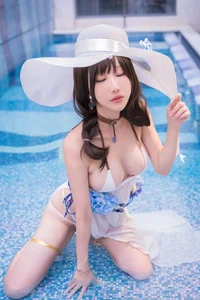 Captivating Beauty of Japanese Influencer and Model Yangyi Mary - image 0