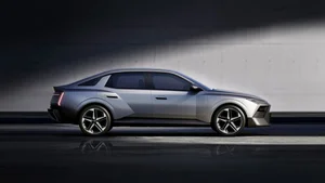 2027 Hyundai Elantra Debuts: A Futuristic Electric-Look Sedan Packed with Innovation - image 3