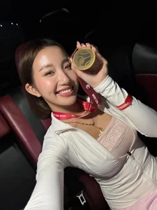 Hot Mom Huyen 2K4 Receives Praise for Incredible Post-Pregnancy Glow - image 4