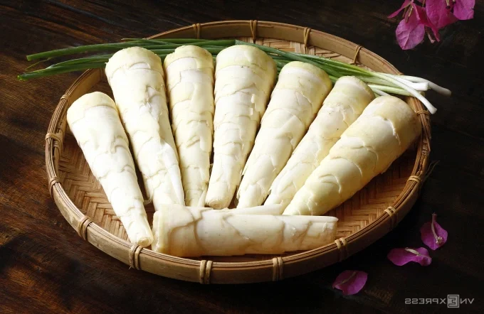 Authentic Recipe: Steamed Meat-Stuffed Bamboo Shoots Northern Vietnam Style