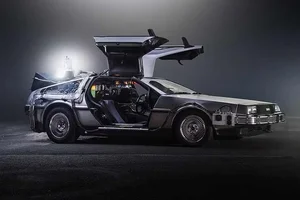 The Iconic DeLorean DMC-12: From Back to the Future to Pop Music Videos - image 7