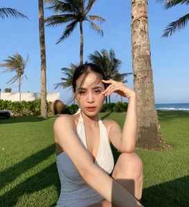 Singer Kieu Anh Inspires with Stunning Post Pregnancy Fitness - image 1