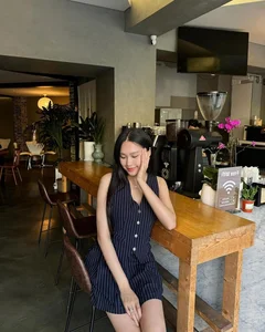 Doan Hai My Flaunts Gorgeous Postpartum Figure in Elegant Photos - image 2