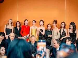 Ho Ngoc Ha and Liu Yifei Stunning Photo Together Sparks Global Viral Sensation - image 4