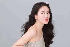 Song Hye Kyo Past Photos Surprise Fans with Her Timeless Beauty - image 3