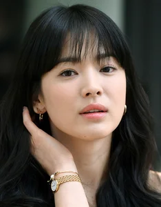 Song Hye Kyo Past Photos Surprise Fans with Her Timeless Beauty - image 5