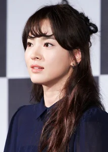 Song Hye Kyo Past Photos Surprise Fans with Her Timeless Beauty - image 4