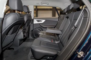 Audi Q8 S Line 2024 Arrives in Vietnam with Premium Pricing - image 3