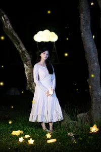 YiTuYu Art Language Vol.9958: Stunning Fashion Portraiture Featuring Qu Qi - image 0