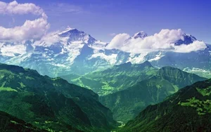 Exploring the Hidden Wonders and Wildlife of the Alps - image 1