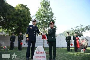 General Phan Van Giang's Outstanding Diplomatic Visit to China - image 16