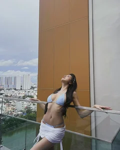 Mai Dora Turns Heads with Stunning Bikini Photos to Bid Farewell to Summer - image 5