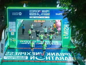 VnExpress Marathon Lights Up Ho Chi Minh City in Spectacular Night Run - image 3