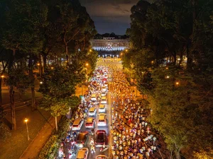 VnExpress Marathon Lights Up Ho Chi Minh City in Spectacular Night Run - image 11