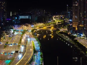 VnExpress Marathon Lights Up Ho Chi Minh City in Spectacular Night Run - image 6