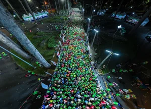 VnExpress Marathon Lights Up Ho Chi Minh City in Spectacular Night Run - image 9