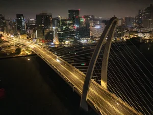 VnExpress Marathon Lights Up Ho Chi Minh City in Spectacular Night Run - image 8