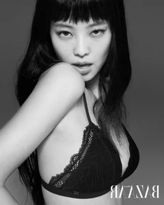 Female Idol Sparks Online Buzz with Bold Concert Performance Fashion - image 5