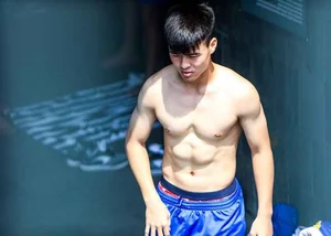 Vietnam National Football Team Stars Show Off Incredible Athletic Physiques - image 2