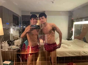 Vietnam National Football Team Stars Show Off Incredible Athletic Physiques - image 4