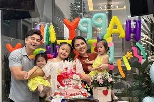 Van Trang and Husband Share Adorable Photos of Twin Daughters - image 10