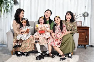 Van Trang and Husband Share Adorable Photos of Twin Daughters - image 6