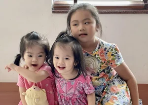 Van Trang and Husband Share Adorable Photos of Twin Daughters - image 7