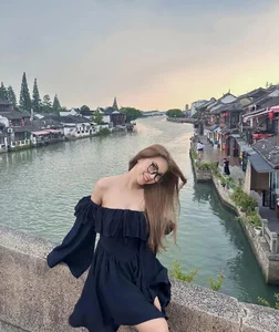 Stunning Post-Marriage Glow of Quang Hai's Famous Ex-Girlfriend - image 9