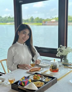 Stunning Post-Marriage Glow of Quang Hai's Famous Ex-Girlfriend - image 6