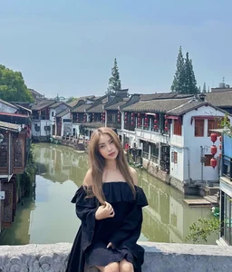Stunning Post-Marriage Glow of Quang Hai's Famous Ex-Girlfriend - image 7